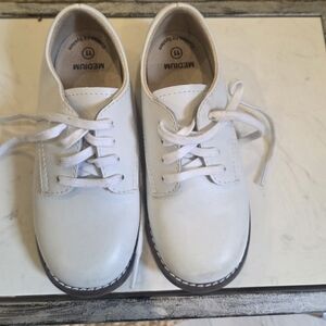Footmate Cheer White Shoes